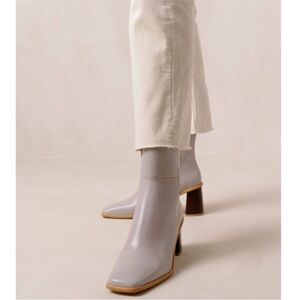 Alohas West Leather booties - pale purple/grey